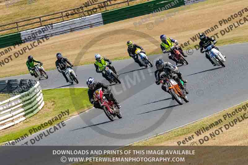 Vintage motorcycle club;eventdigitalimages;mallory park;mallory park trackday photographs;no limits trackdays;peter wileman photography;trackday digital images;trackday photos;vmcc festival 1000 bikes photographs